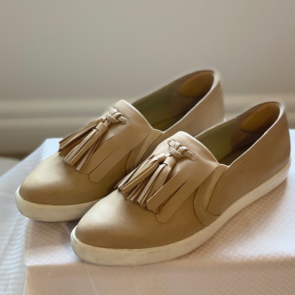 Steve Madden Shoes - 2/30 🛍 Steve Madden Nude Loafers